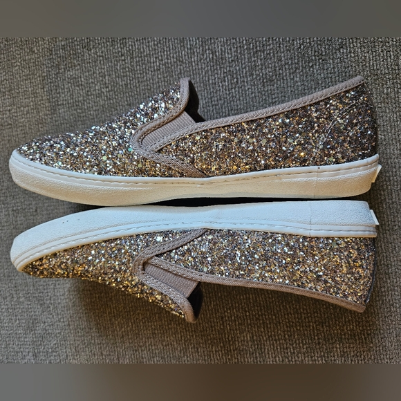 Old Navy gold sparkly slip on sneakers - Picture 8 of 11